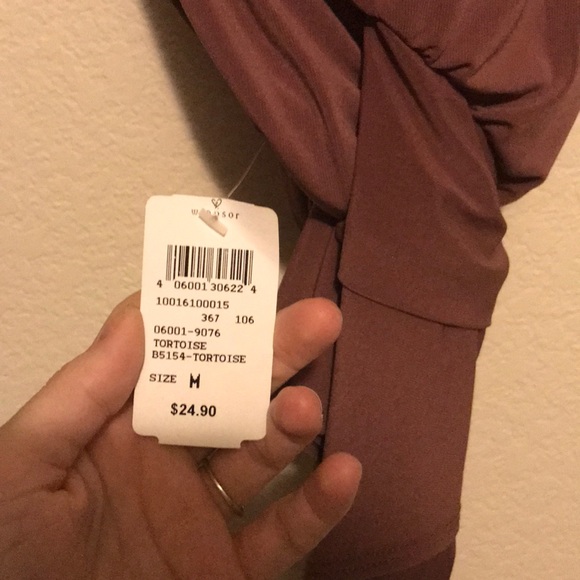 Never worn - Picture 2 of 2